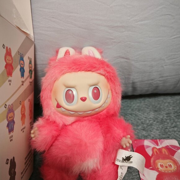 Pop Mart Authentic Love Big Into Energy Labubu - Picture 2 of 5